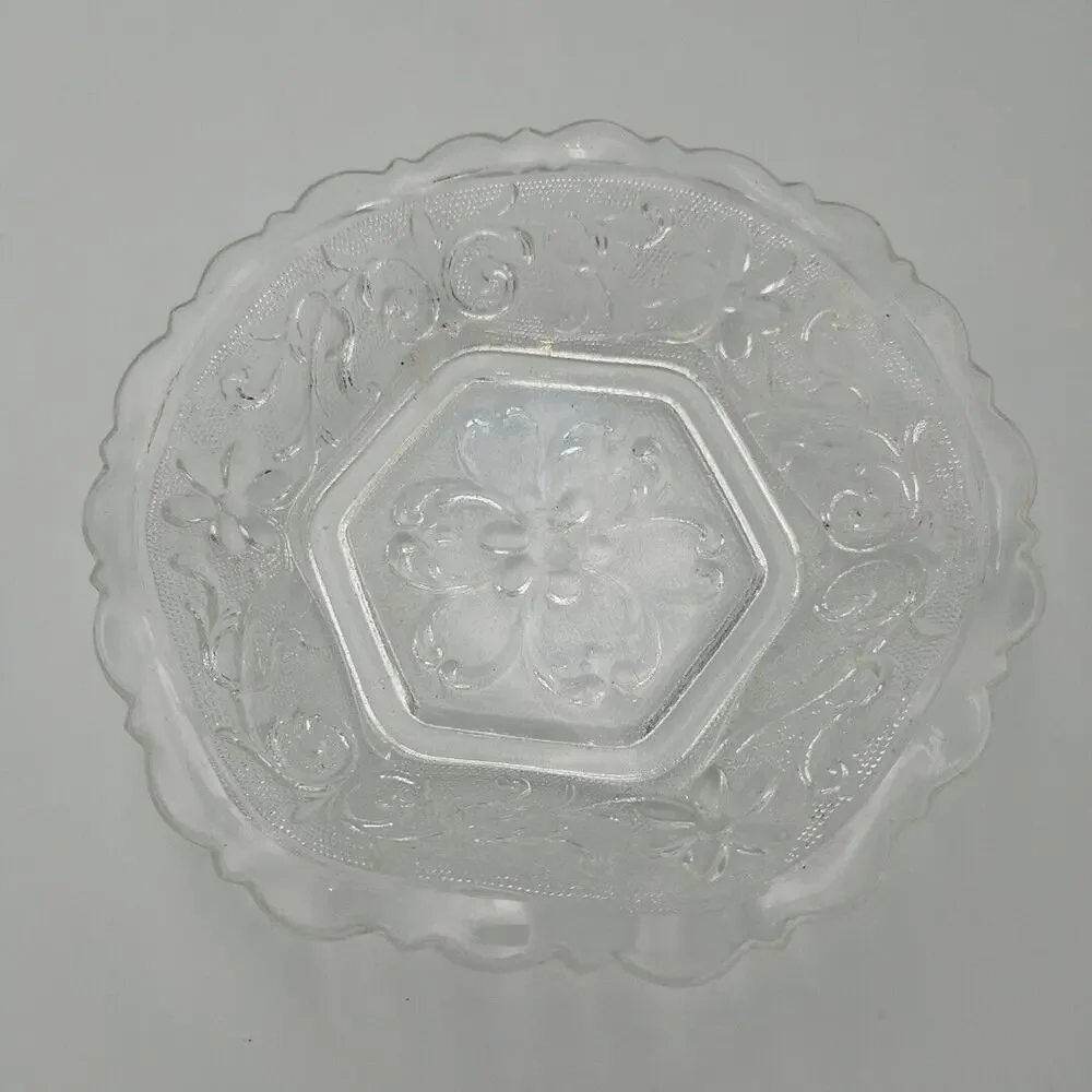 Vintage‎ Indiana Glass Floral Clear Scalloped Rim Salad Bowl